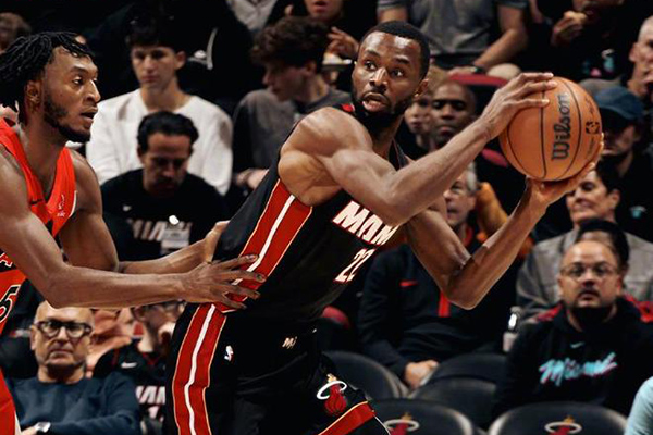 主场失守！热火三大主力下半场哑火，<a href=/lanqiubofang/raptors/ target=_blank class=infotextkey>猛龙</a>逆转终结四连败